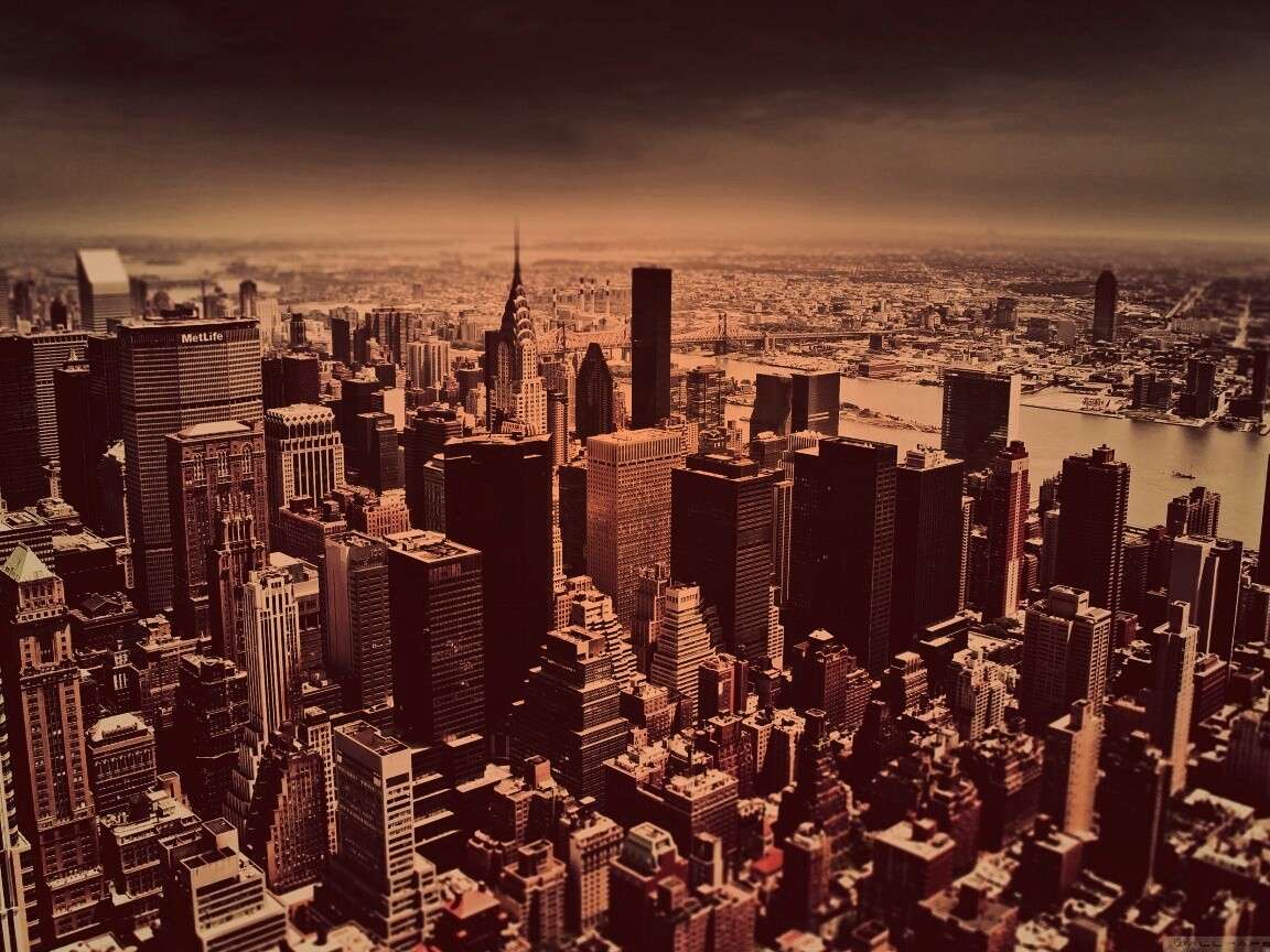 Темное небо над городом обои