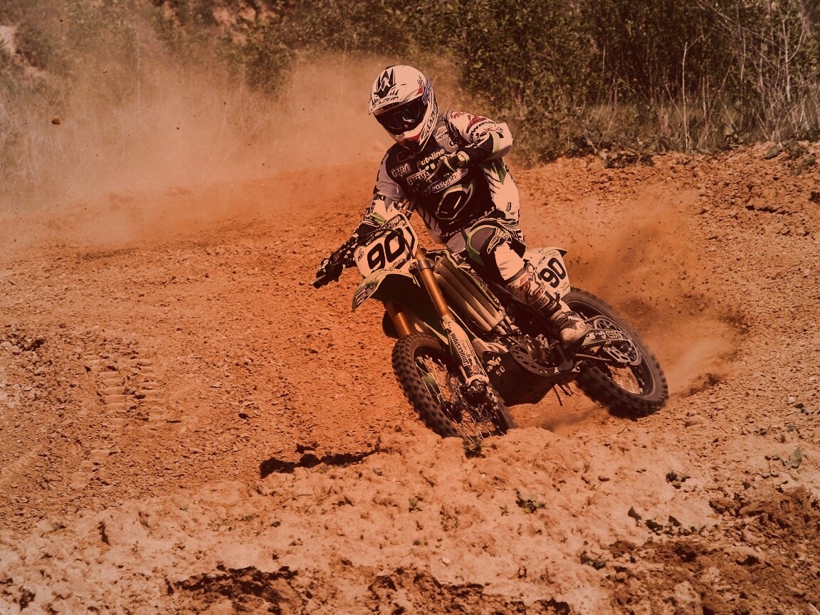 На мототреке обои