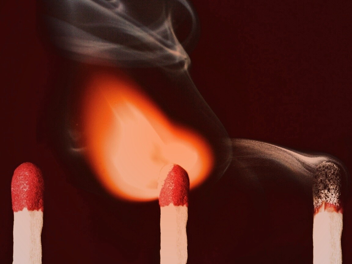 Три состояния спички обои