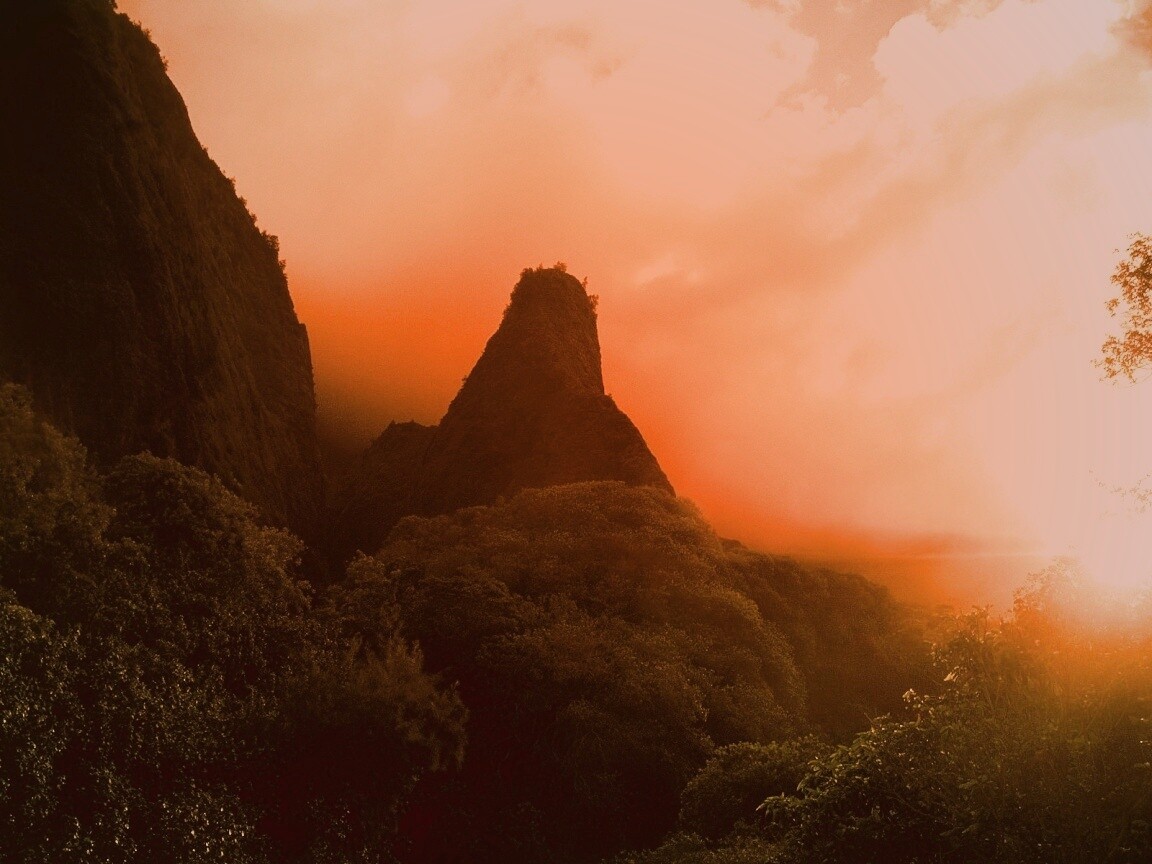 Заросшие джунглями горы обои