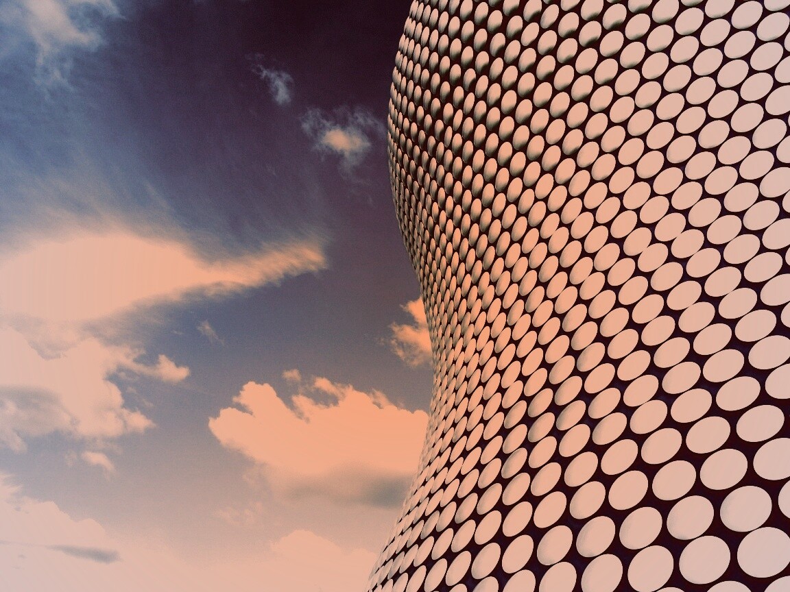 Стена из белых кругов обои