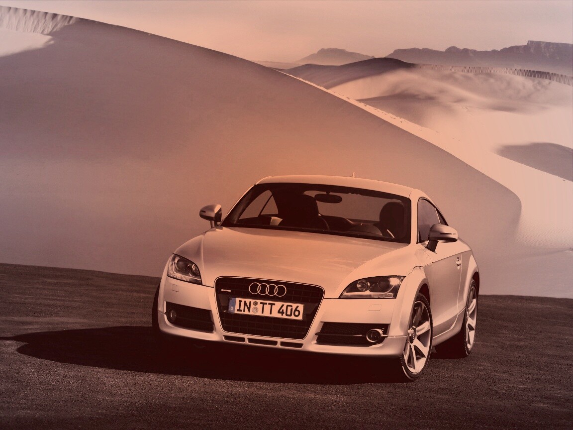 Audi TT на фоне снега обои
