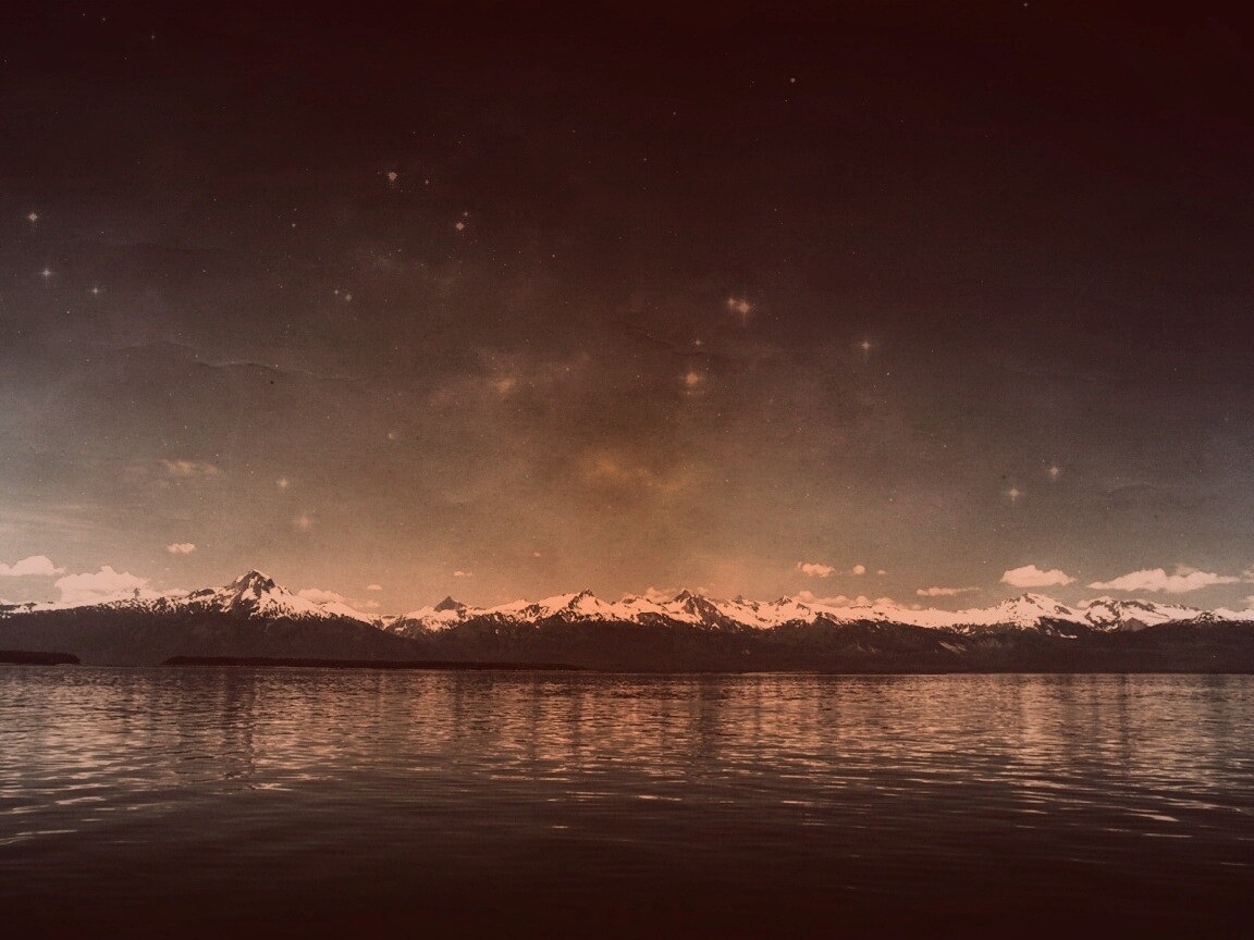 Горы за морем обои