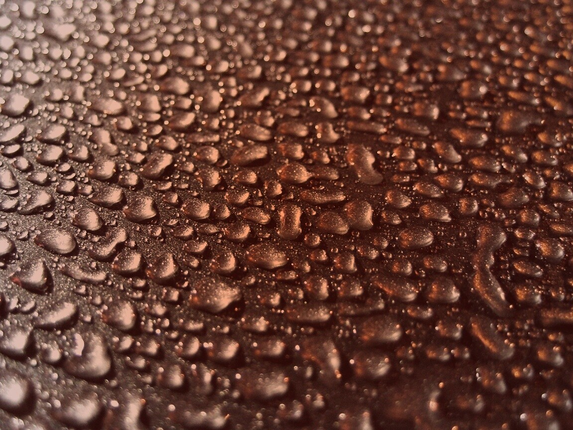 Вода собирается в капли обои