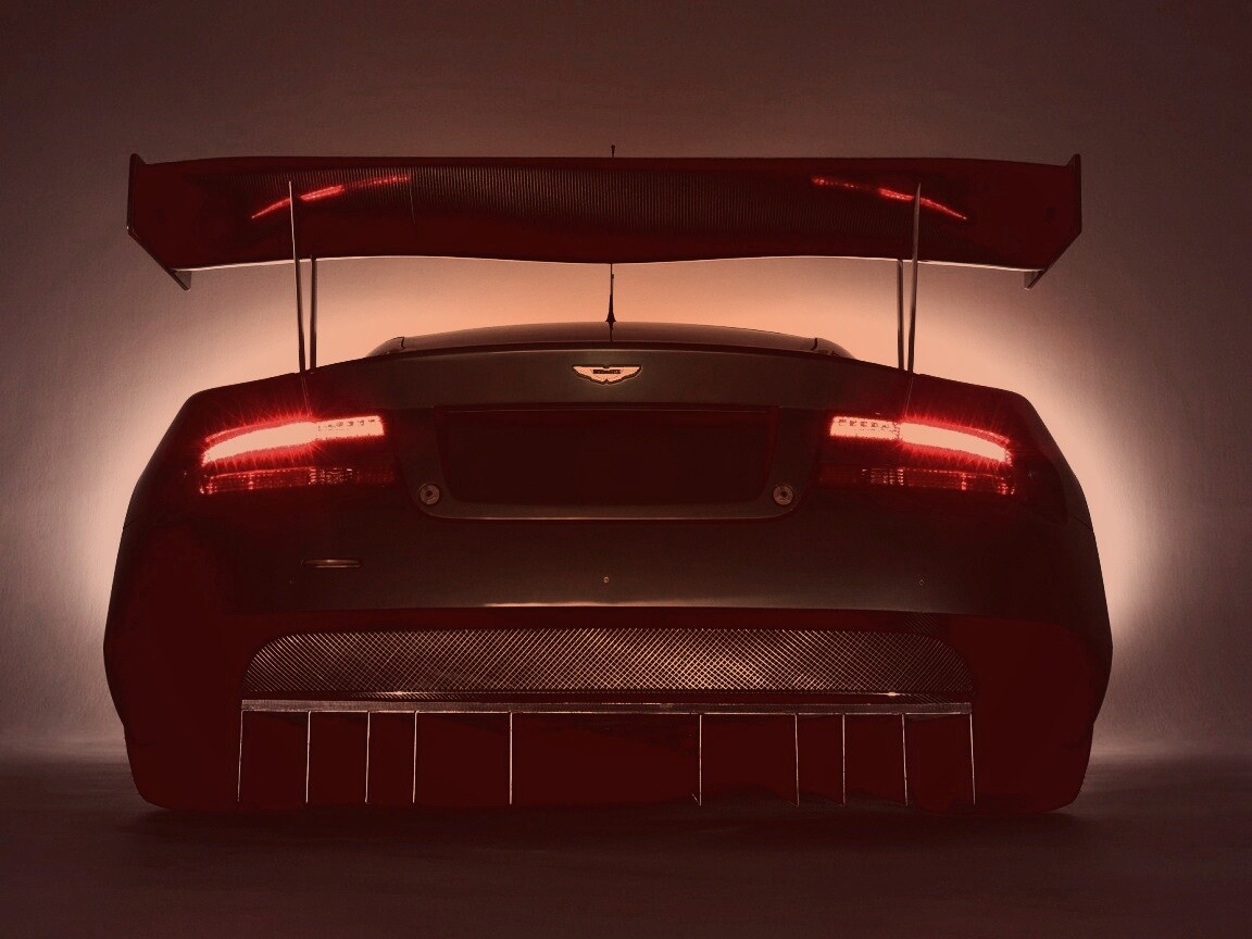 Красные задние фары спорткара обои