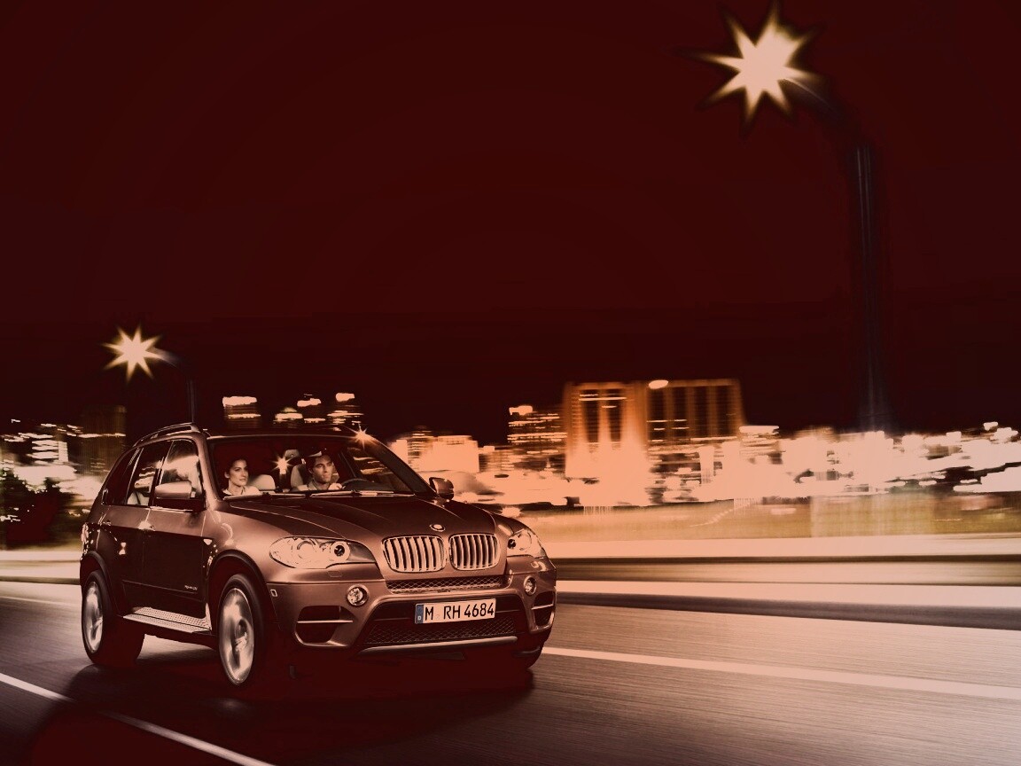 Пара в BMW X5 обои