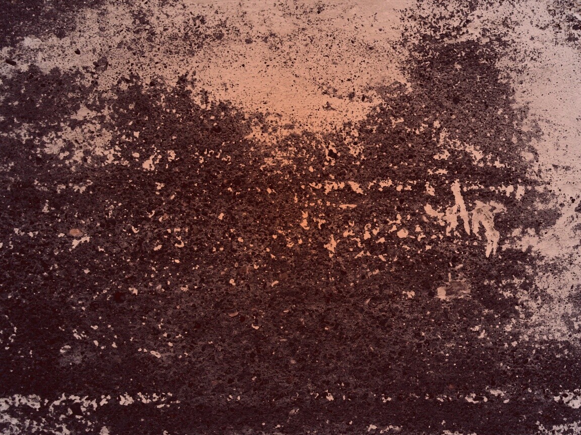 Бетонный пол с налетом белой краски обои