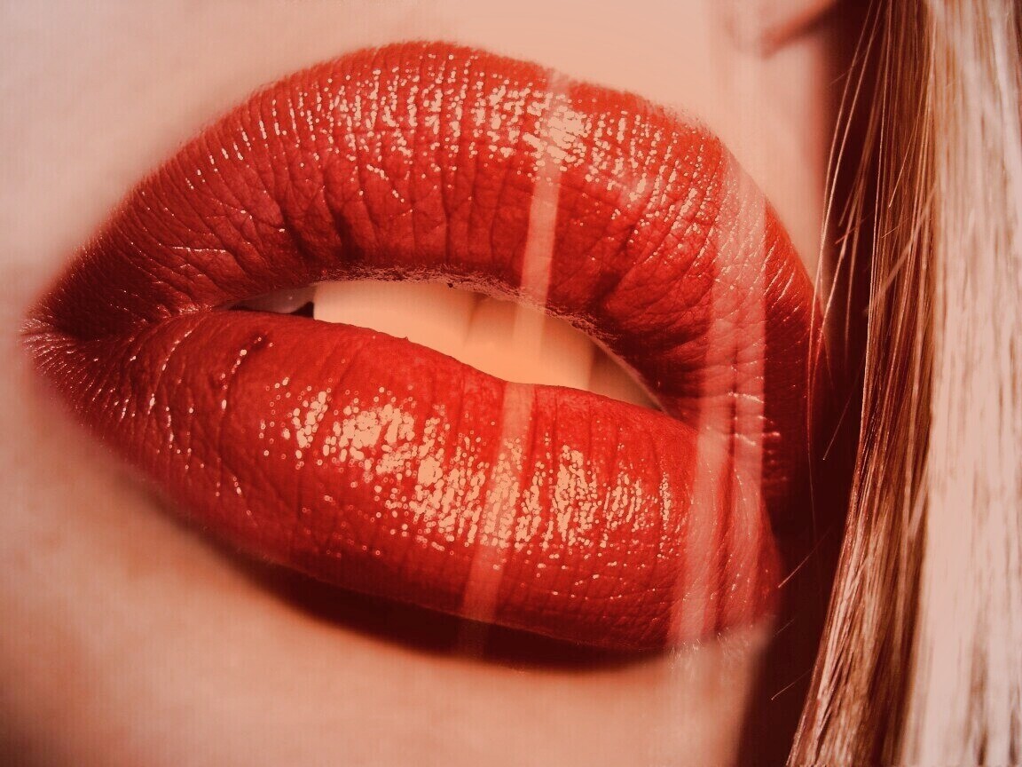 Сочные губы обои