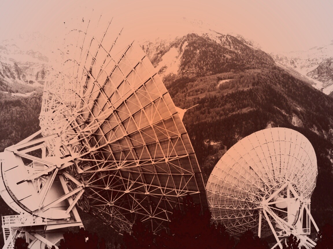 Локаторы в горах обои