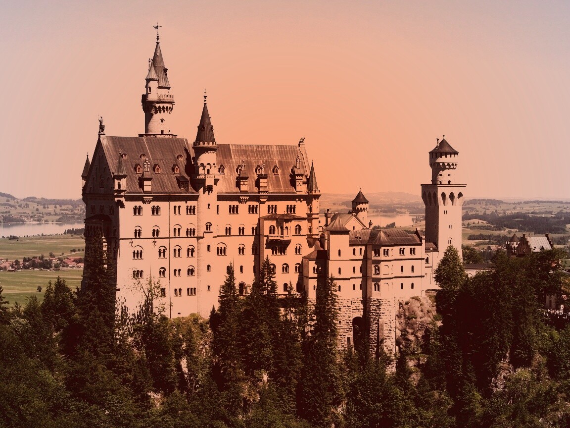 Замок Нойшванштайн в Баварии обои