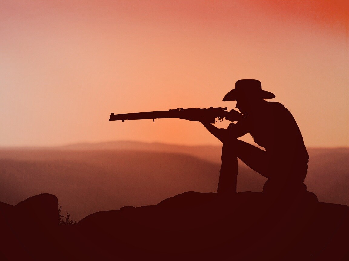Стрелок на закате обои
