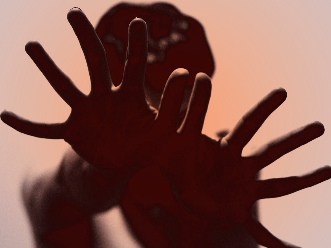 Руки тянутся к тебе обои