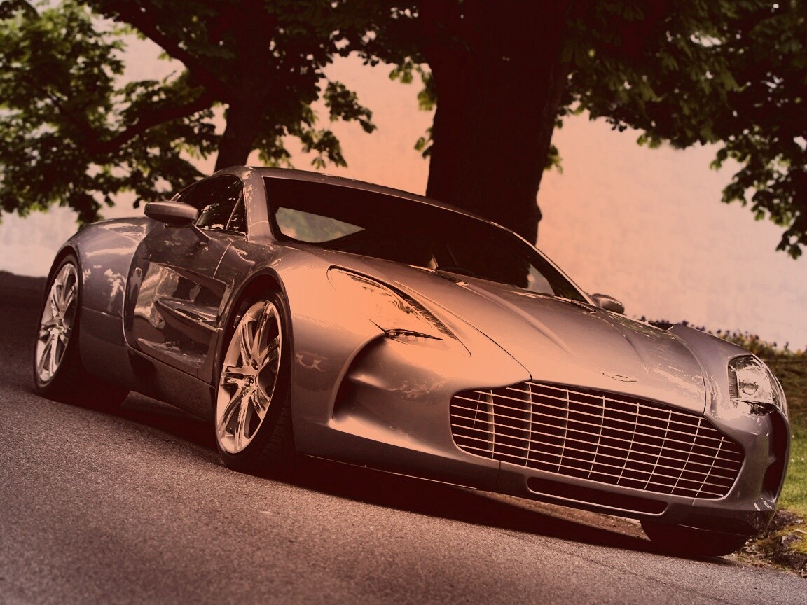 Aston Martin за городом обои