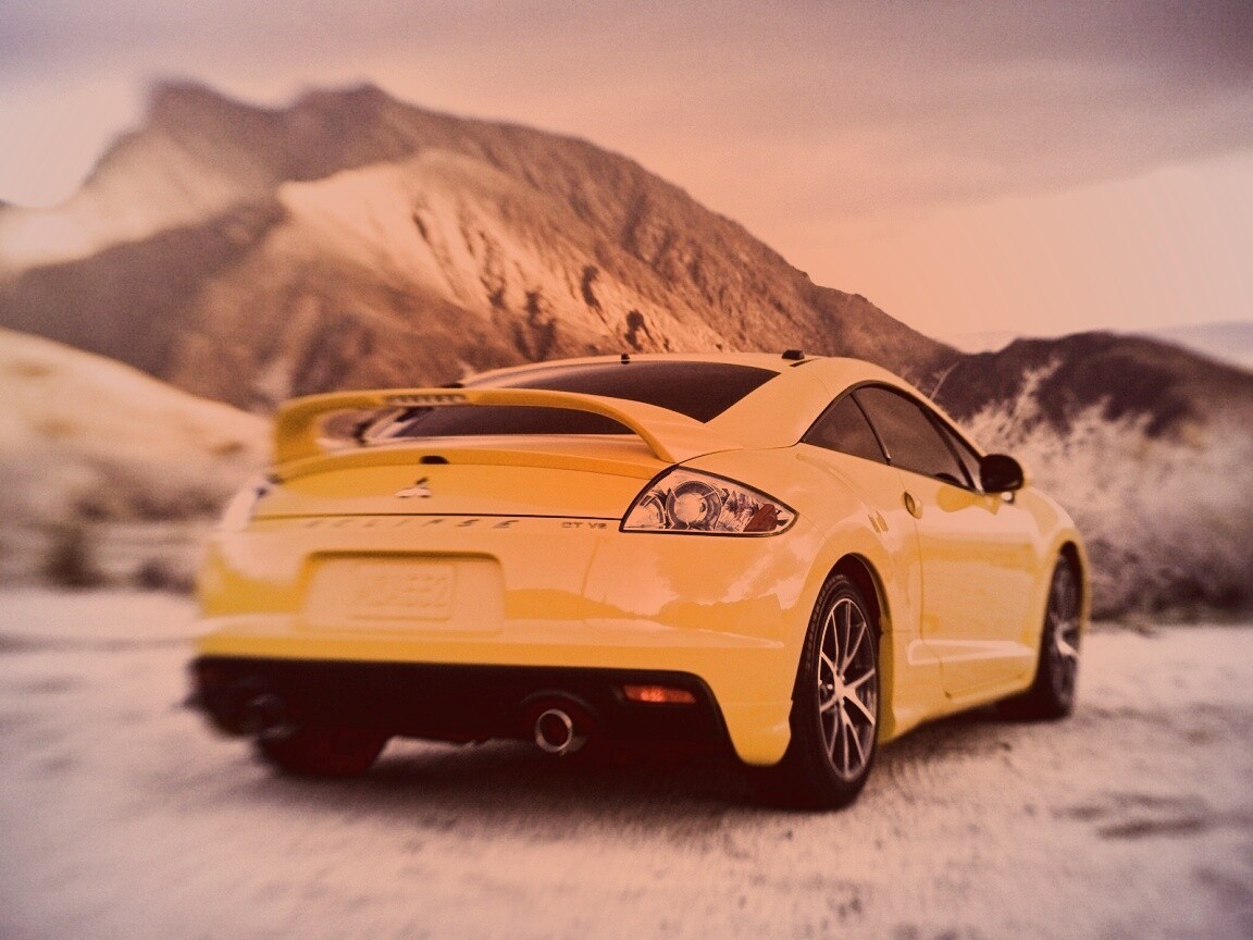 Mitsubishi в горах обои