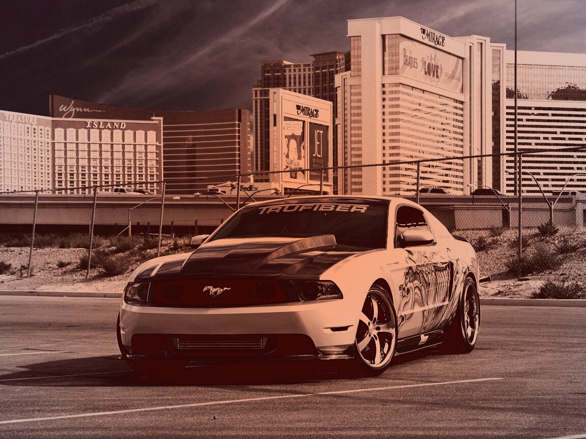 Тюнингованный Форд Мустанг обои