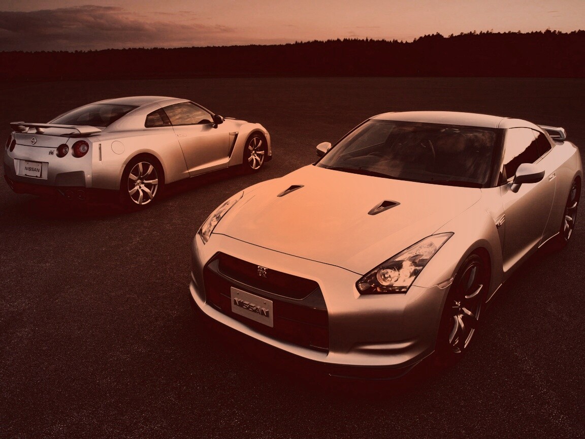Nissan с двух ракурсов обои
