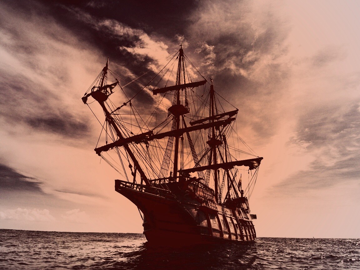 Галеон в море обои