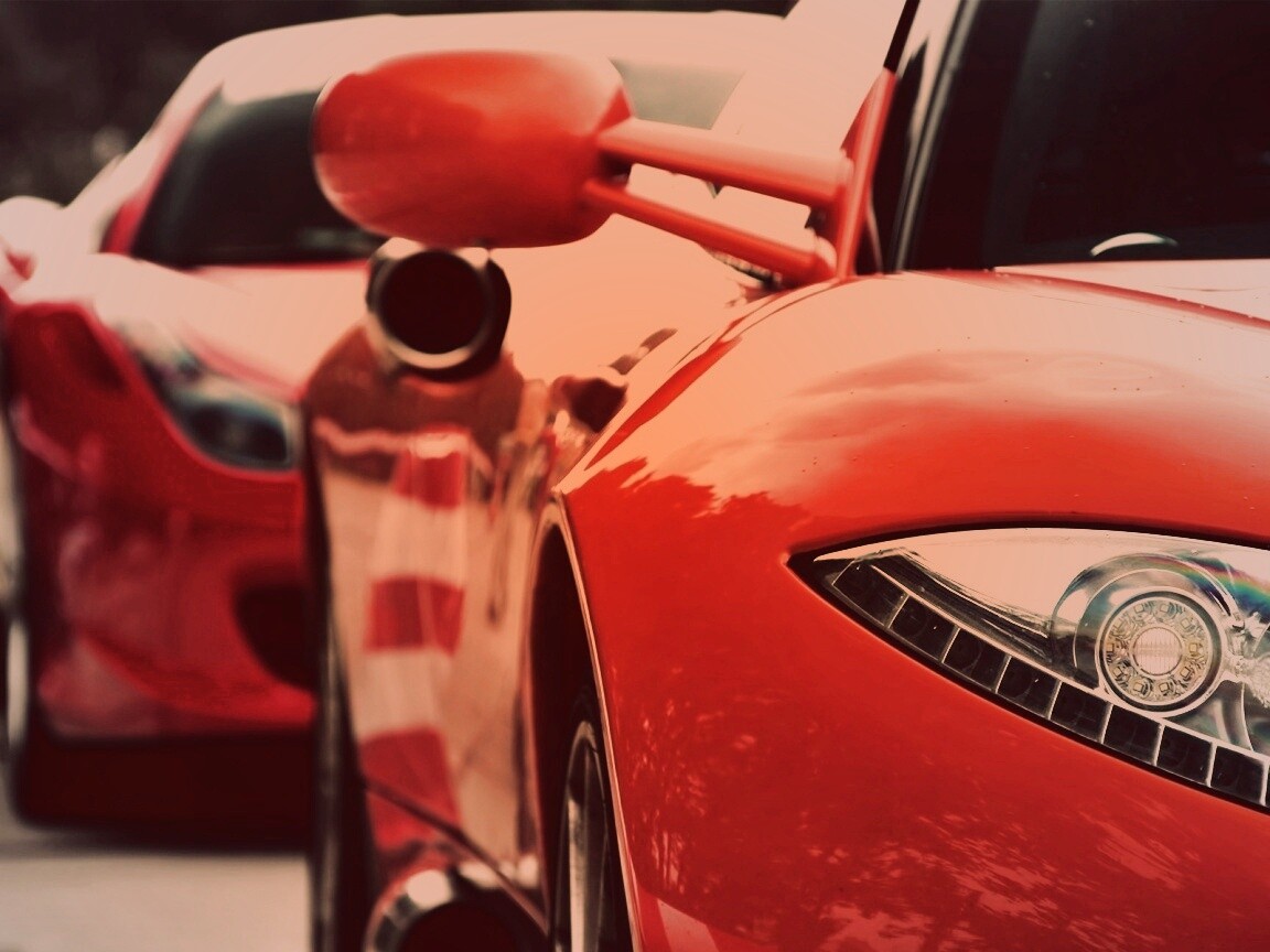 Череда красных автомобилей обои