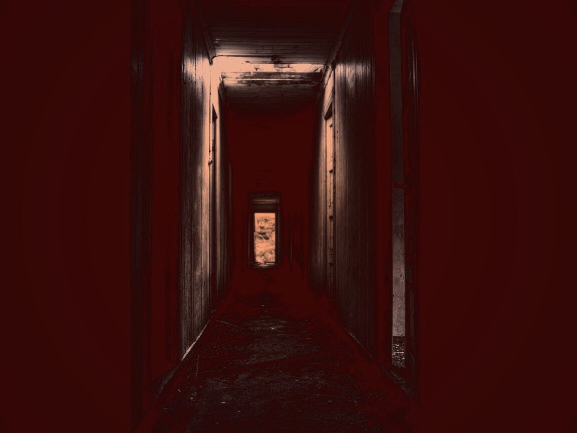 Страшный коридор обои