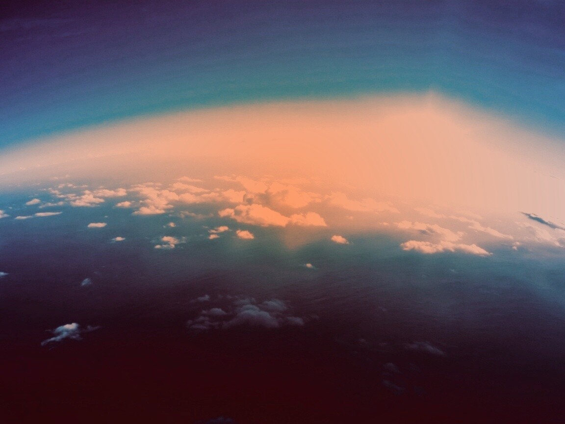 Вид с верхних слоёв атмосферы обои