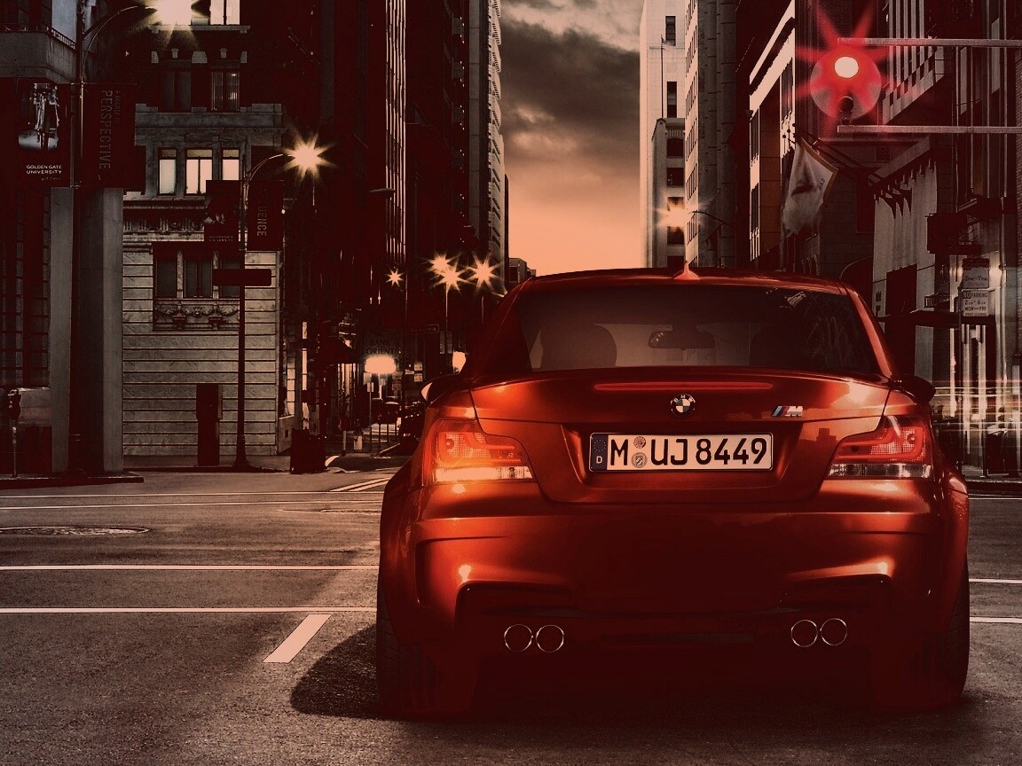 BMW M1 на улицах города обои