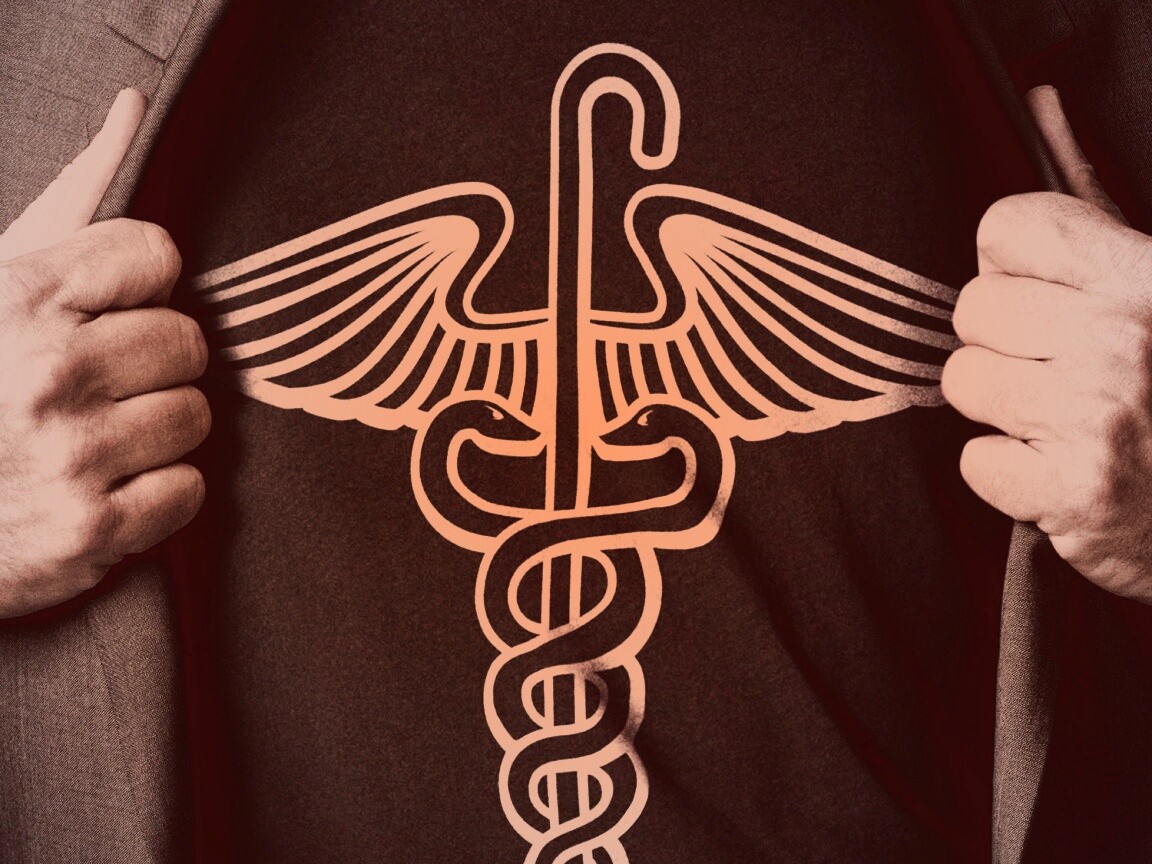 Футболка со змеями и тростью обои