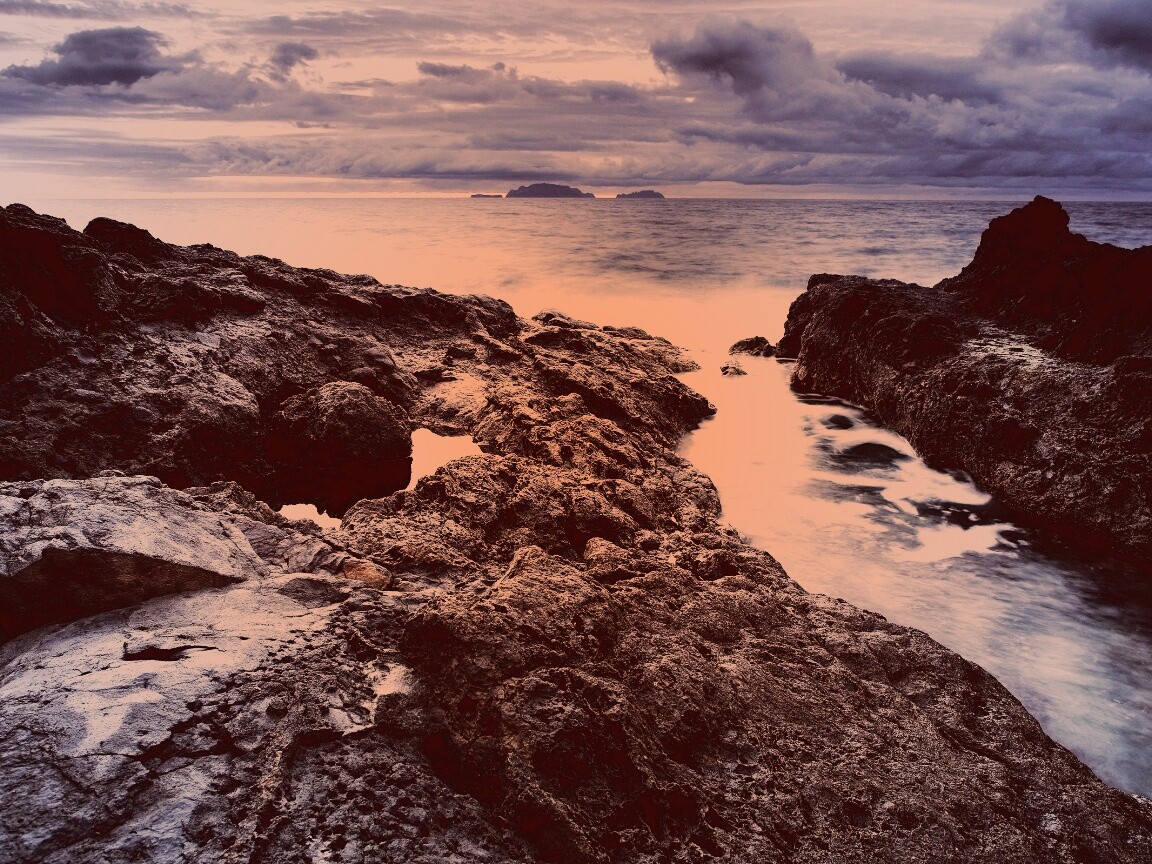 Река впадающая в море обои