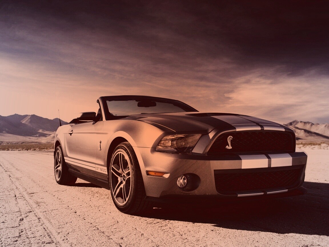 Ford Mustang на фоне гор обои