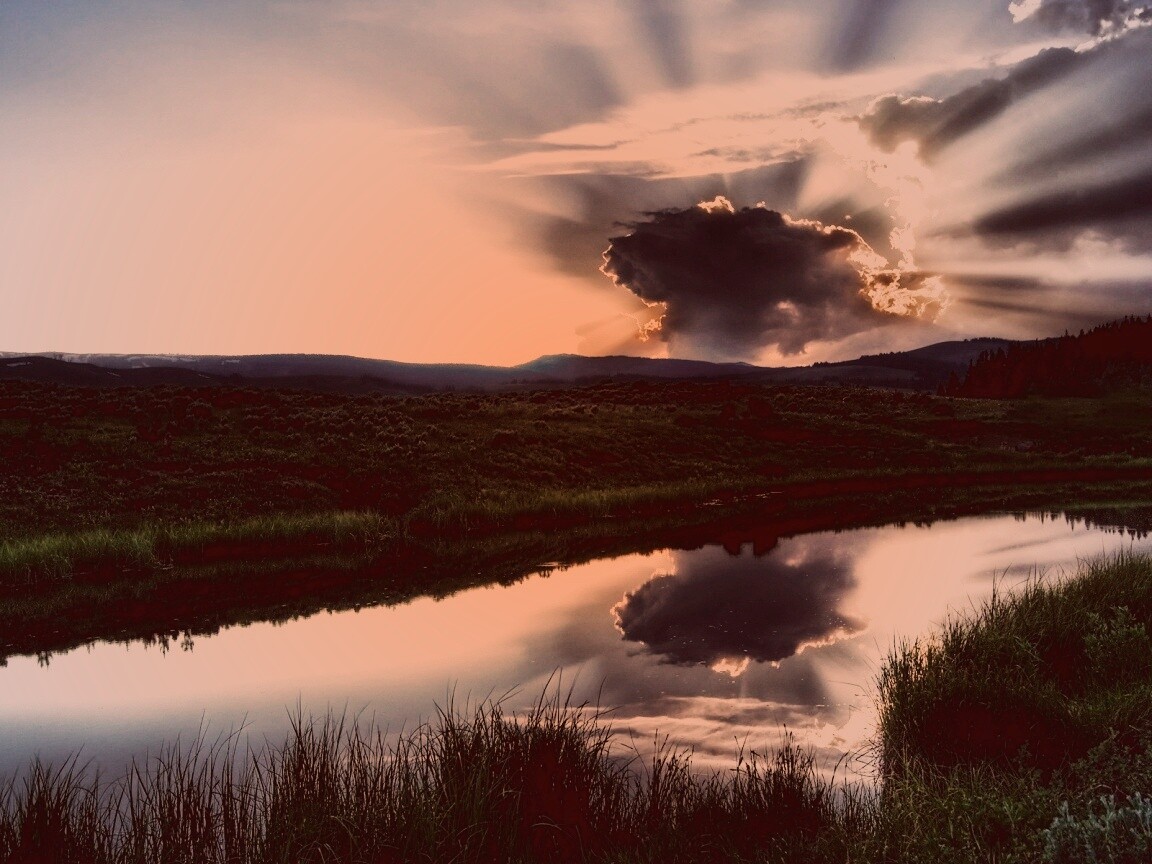 Облако над лугом обои