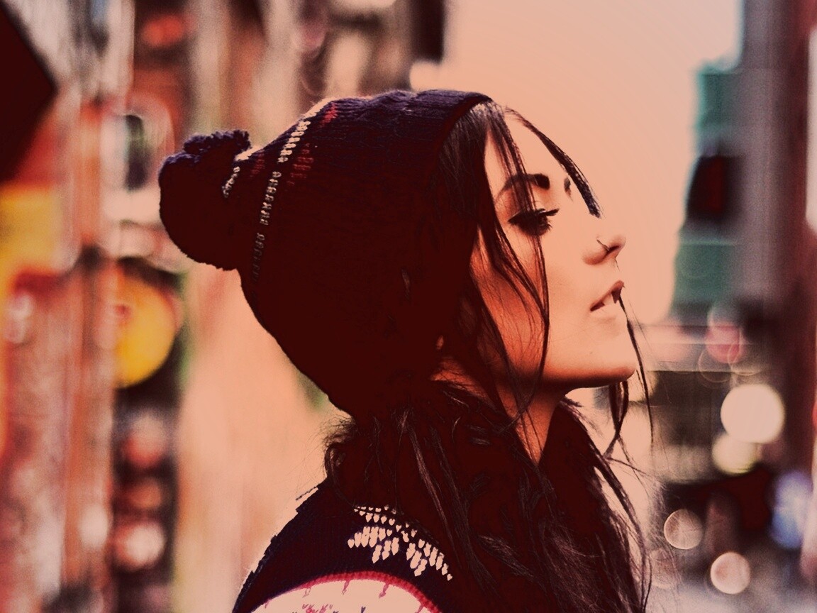 Девушка в шапке обои