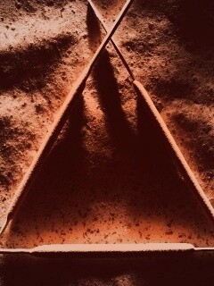 Треугольник из палочек обои