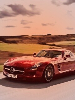 Красный спортивный мерседес обои