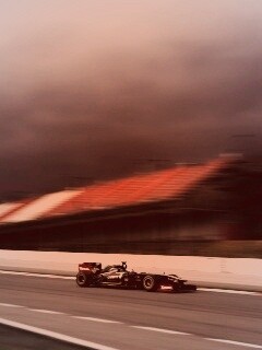 Болид на треке обои