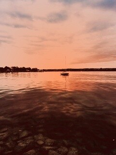 Яхта на озере обои