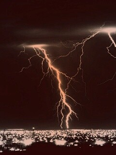 Гроза над городом обои