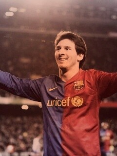 Месси на поле обои