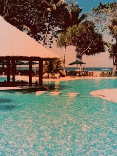 Бассейн отеля обои