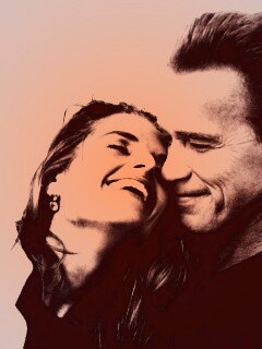 Арнольд Шварцнегер с девушкой обои