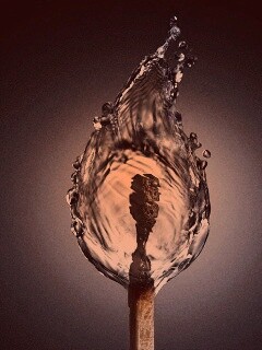 Водяное пламя спички обои