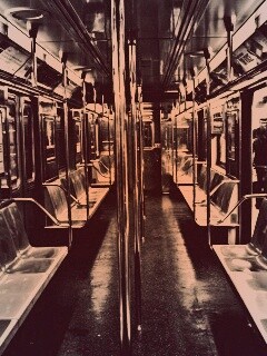 Пустой вагон метро обои