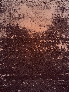 Бетонный пол с налетом белой краски обои