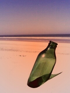 Бутылка на пляже обои