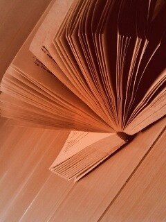 Раскрытая книга обои