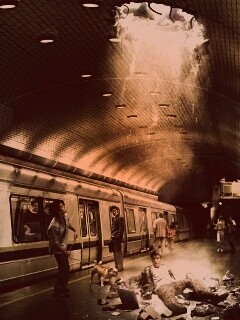 Провалившийся в метро обои