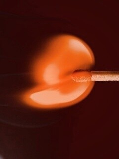 Горящая спичка обои