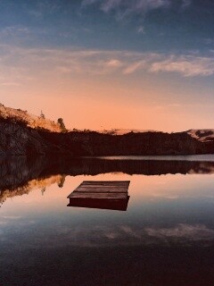 Уединенное озеро обои