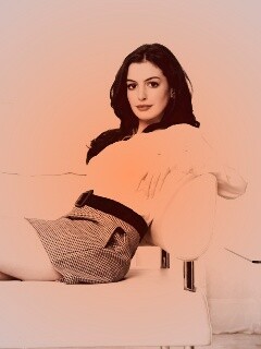 Энн Хетевей на диване обои