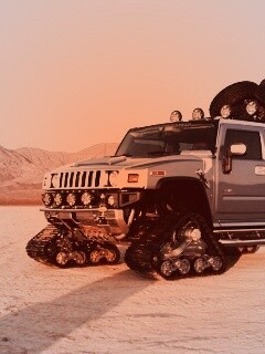 Hammer на гусеницах обои