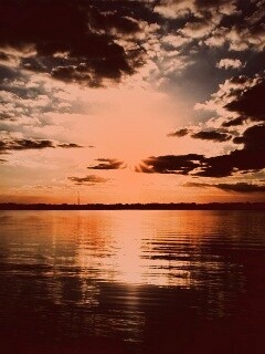 Закат над озером обои