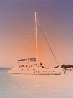 Яхта в голубой лагуне обои